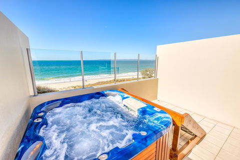 On The Beach Resort Bribie Island - C Tourism 7