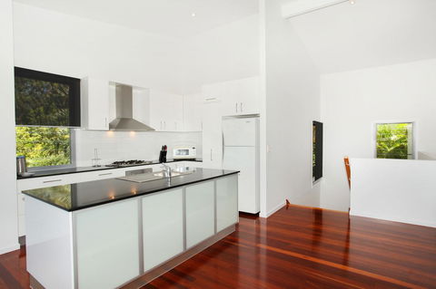 224 Centenary Heights Road Coolum Beach, 500 Dollar Bond, Linen Included - C Tourism 1