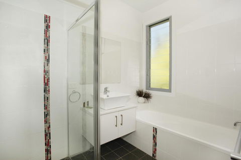 224 Centenary Heights Road Coolum Beach, 500 Dollar Bond, Linen Included - C Tourism 9