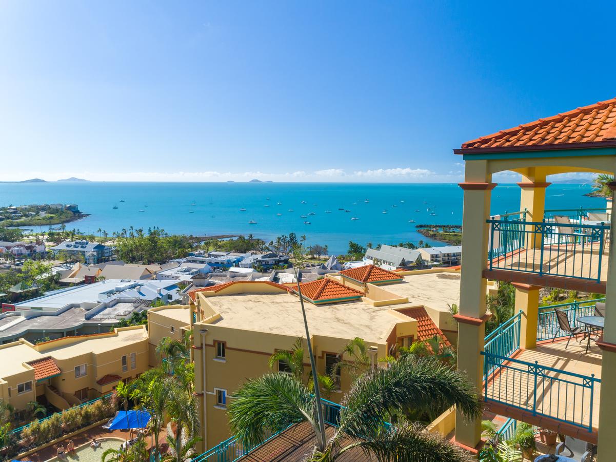 Airlie Beach QLD C Tourism