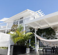 White Beach Cottage - C Tourism