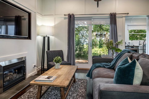 White Gates - C Tourism 3