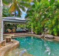 Whitehouse - Palm Cove - C Tourism
