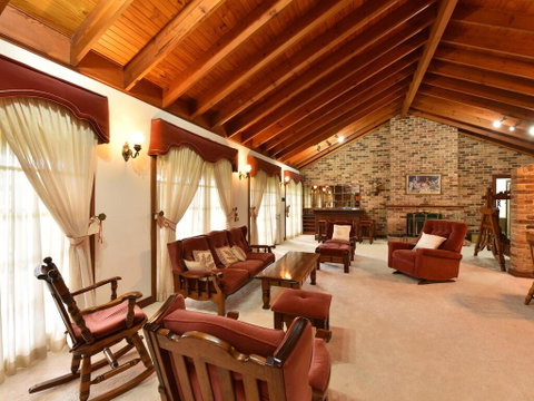 Wine Country Homestead 4-6br House - C Tourism 1