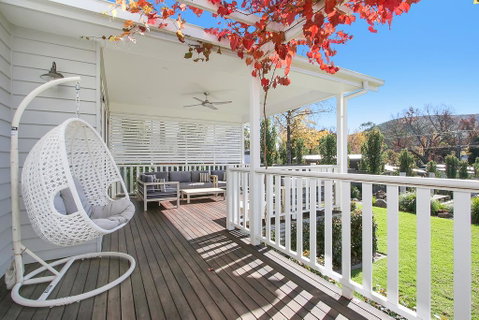 Winter Home - Our Place At Bright - C Tourism 1