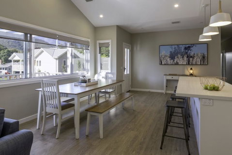 Winter Home - Our Place At Bright - C Tourism 3