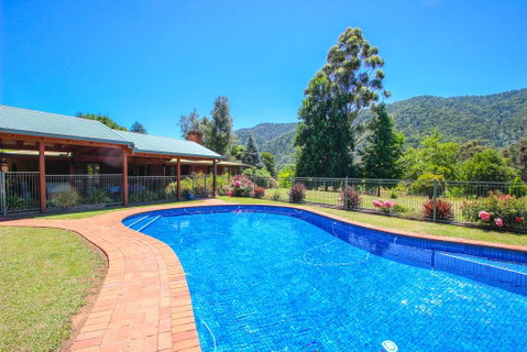 Wombat Hollow - C Tourism 1