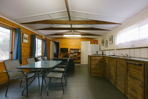 Wonboyn Cabins - C Tourism 0