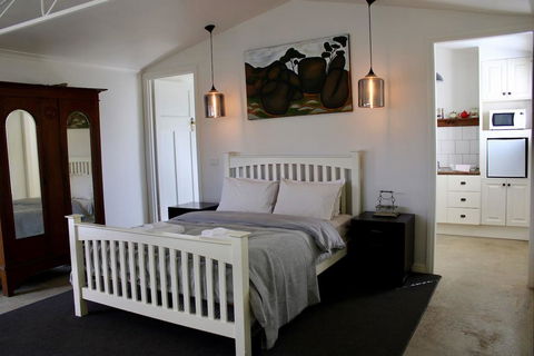Wormwood Studio - C Tourism 1