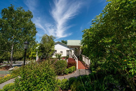 Yarra Gables - C Tourism 0