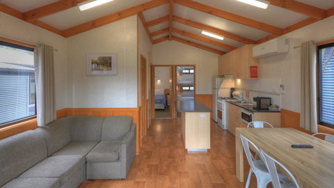 Yea Riverside Caravan Park - C Tourism 2