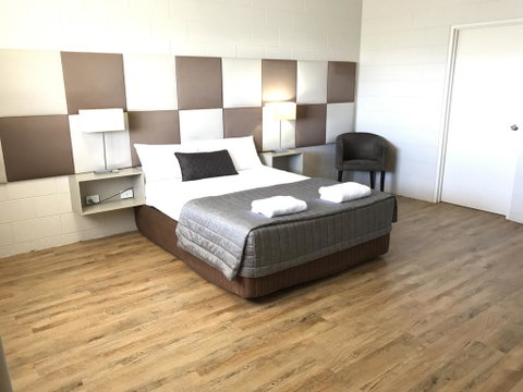 Yongala Lodge By The Strand - C Tourism 3