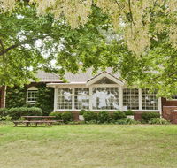 York Cottage - grand gate house and enchanting gardens - C Tourism