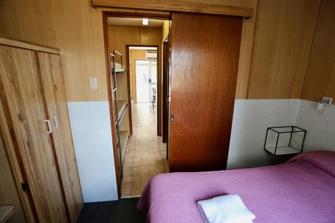 Young Tourist Park - C Tourism 1