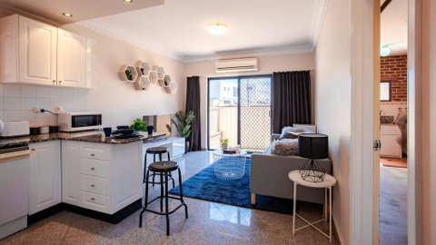 Your Home Here In Sydney - C Tourism 3