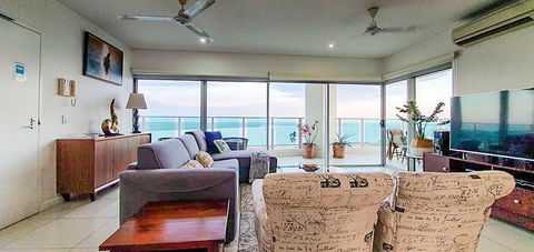 ZEN BY THE WATER - Darwin Premier Retreat - C Tourism 3