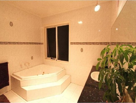 Abbotsford Private Rooms & Pods - 15 Charles Homestay - C Tourism 4