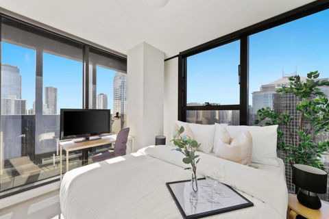A 2BR Apt On Collins With City Views FREE Parking - C Tourism 0