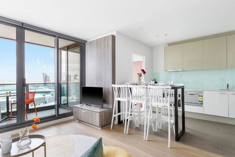 A 2BR Apt With Harbour Views And FREE Parking - C Tourism 3
