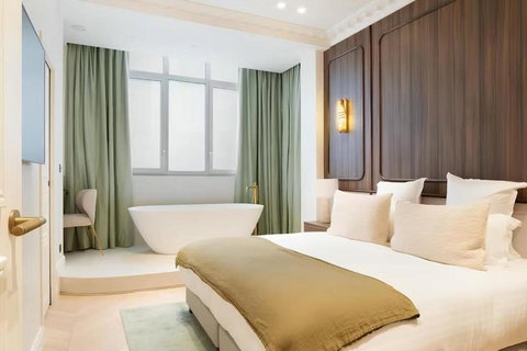 A Beautiful Lair - C Tourism 0