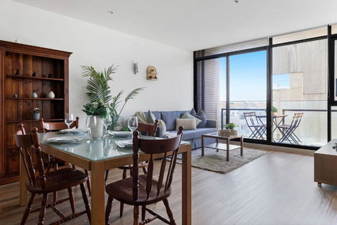 A Chic 2BR Apt Near Melbourne Uni FREE Parking - C Tourism 0