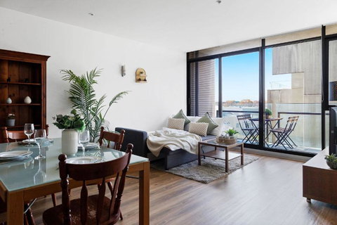 A Chic 2BR Apt Near Melbourne Uni FREE Parking - C Tourism 2
