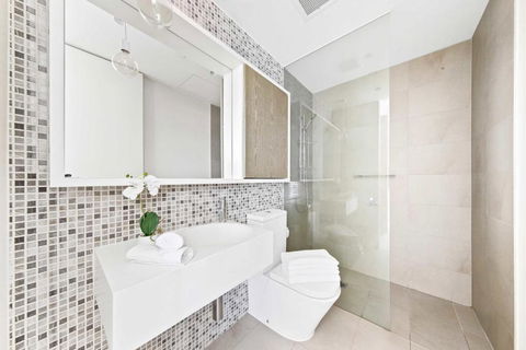 A Chic Apt With A Large Balcony Next To Grand Prix - C Tourism 4