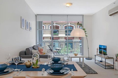 A Comfy & Modern Studio Near Darling Harbour - C Tourism 2