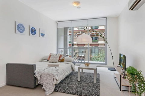 A Comfy & Modern Studio Near Darling Harbour - C Tourism 4