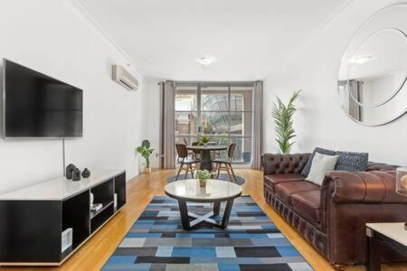 A Comfy Studio For 5 Next To Darling Harbour - C Tourism 1