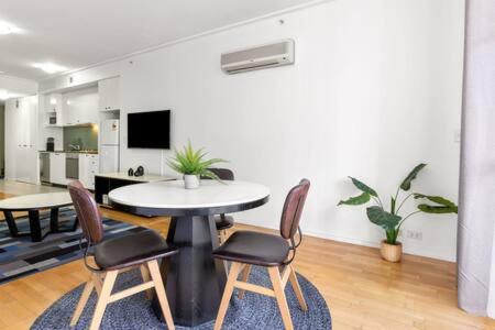 A Comfy Studio For 5 Next To Darling Harbour - C Tourism 2