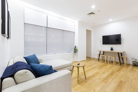 A Coveted Collins Street Pad With Parking - C Tourism 2