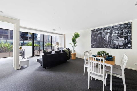 A Large 2BR Apt Near Crown Sleeps 8 FREE Parking - C Tourism 2