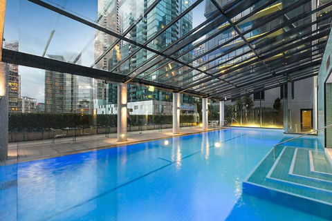 A Large 2BR Apt Near Crown Sleeps 8 FREE Parking - C Tourism 4