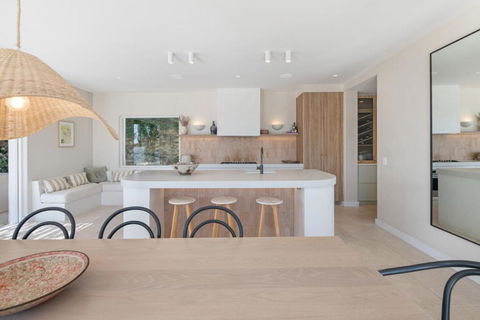 A Slice Of Paradise, Newly Transformed Avalon House With Breathtaking Views - C Tourism 3