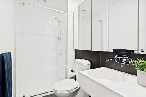 A Stylish 2BR Apt Next To Southern Cross With City Views - C Tourism 3
