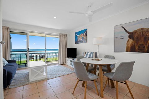 Absolute Beachfront Apartment 9T - C Tourism 0
