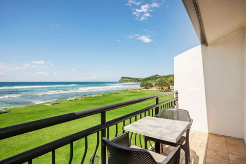 Absolute Beachfront Apartment 9T - C Tourism 4