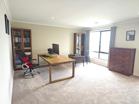 Absolutely Stunning - Bayside Point Cook 5BR Home - C Tourism 4