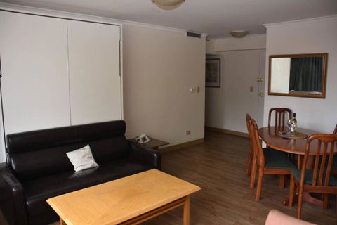 Accommodation Sydney: Hyde Park View 2 Bedroom 1 Bathroom Pet Friendly Apartment - C Tourism 2