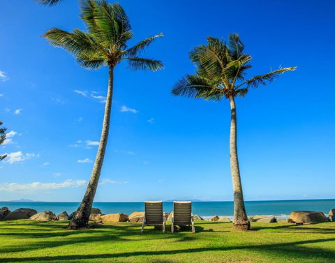 ABSOLUTE BEACH FRONT MACKAY - Blue Pacific - C Tourism 0