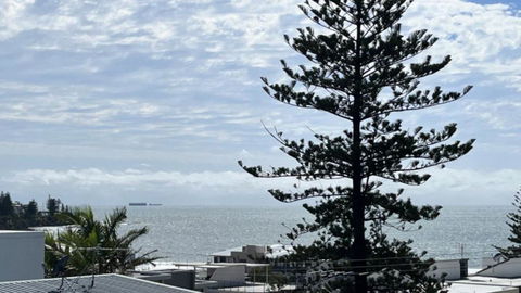 A Minutes Walk To The Beach! - C Tourism 3