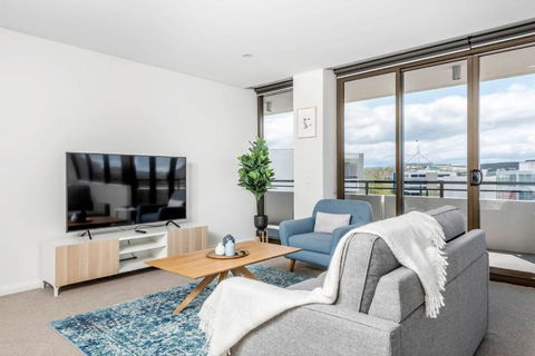 Amazing View In Large Apartment Barton ACT - C Tourism 4