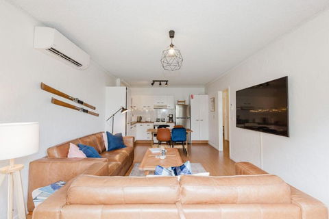 Alpine Mountain View - 24 Of 13-15 Kirwan Close - C Tourism 0