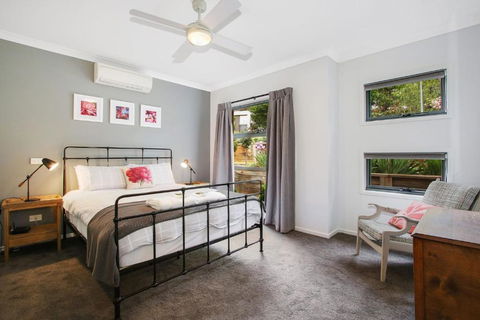 Always Bright - A Bright Escape - C Tourism 0