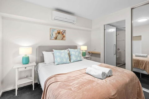Amazing CBD 2BR Apt - Walkable & Wi-Fi & Charm - C Tourism 3