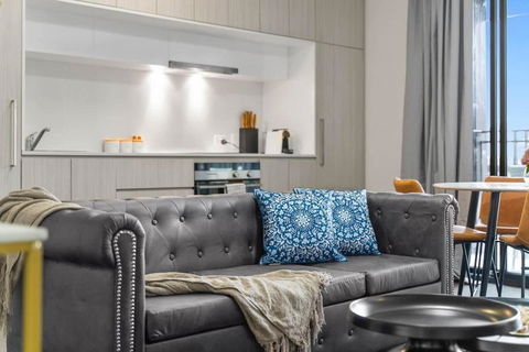 Amazing CBD 2BR Apt - Walkable & Wi-Fi & Charm - C Tourism 4