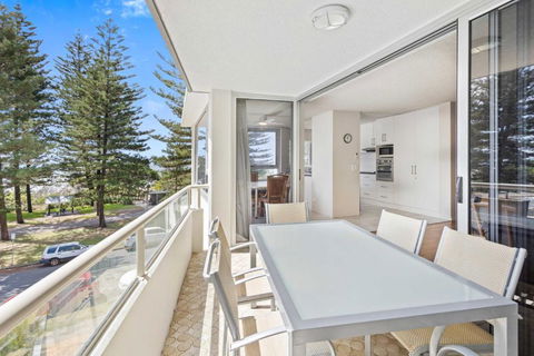 Ambassador Beachfront Apartments - Hosted By Burleigh Letting - C Tourism 4