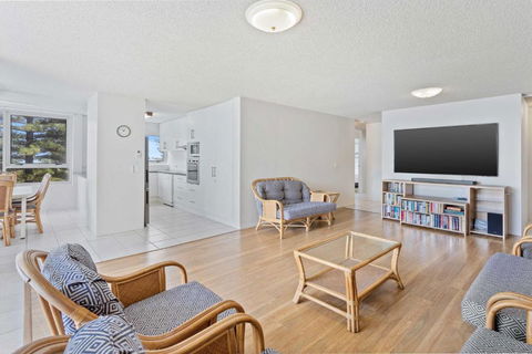 Ambassador Beachfront Apartments - Hosted By Burleigh Letting - C Tourism 3