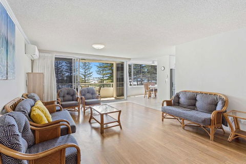 Ambassador Beachfront Apartments - Hosted By Burleigh Letting - C Tourism 2